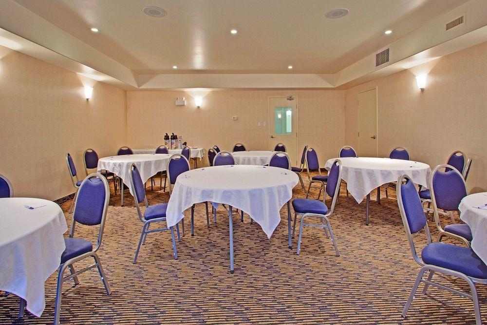 Holiday Inn Express Yorkton East By Ihg Εξωτερικό φωτογραφία